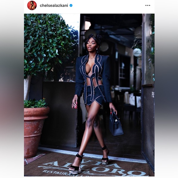 Area
Embellished wool rope mini skirt- NWT- size 8 - Picture 10 of 16